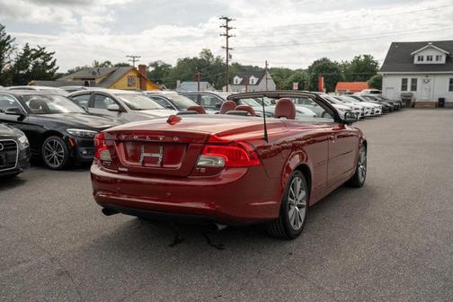 Flamenco Red Metallic 2011 Volvo C70 T5