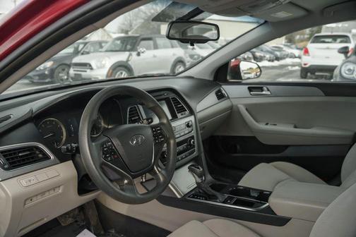 2016 Hyundai SONATA SE