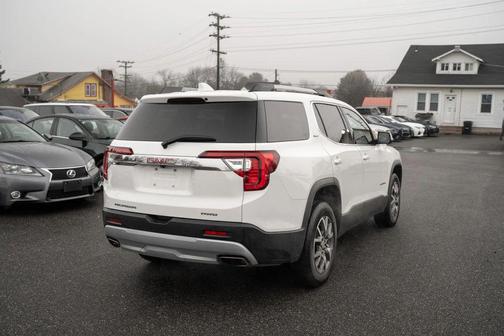 2022 GMC Acadia AWD SLT