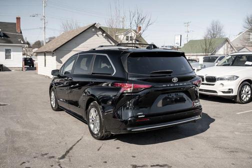 2021 Toyota Sienna Platinum