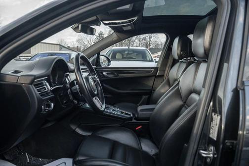 2020 Porsche Macan S