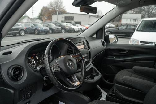 2017 Mercedes-Benz Metris Base
