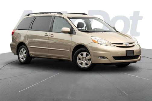 Gold 2006 Toyota Sienna XLE Limited