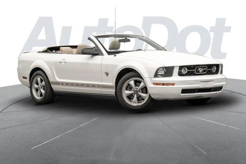 Performance White Clearcoat 2009 Ford Mustang Premium