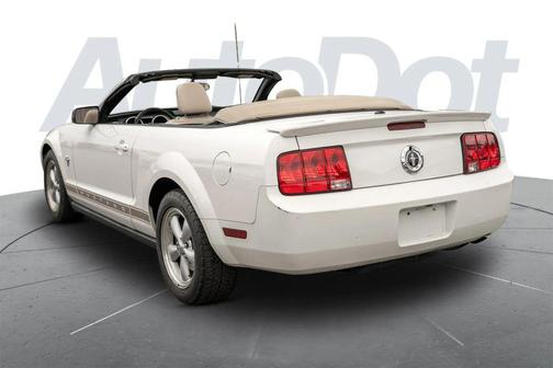 Performance White Clearcoat 2009 Ford Mustang Premium