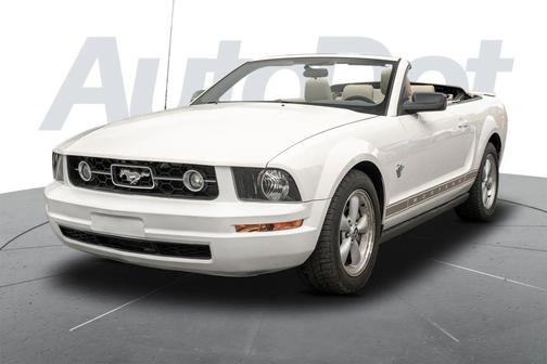 Performance White Clearcoat 2009 Ford Mustang Premium