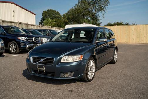 2010 Volvo V50 2.4i Sport Wagon 4D