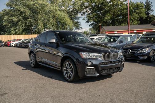 Black 2018 BMW X4 M40i