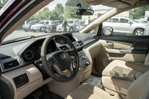 Burgundy 2014 Honda Odyssey LX