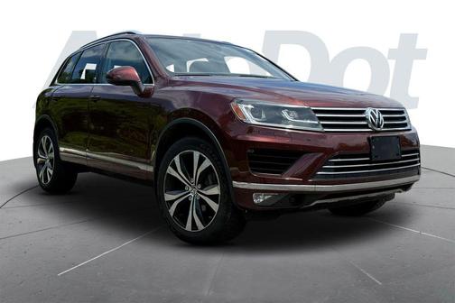 Deep Red Metallic 2017 Volkswagen Touareg V6 Wolfsburg Edition