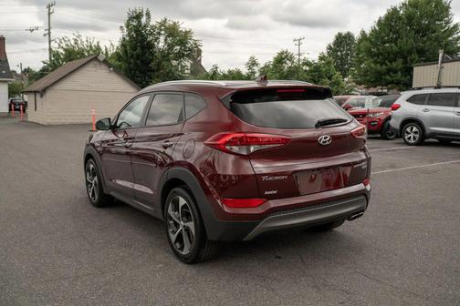 Ruby Wine 2016 Hyundai TUCSON Limited