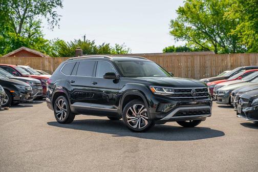 Racing Green Metallic 2021 Volkswagen Atlas 2.0T SEL