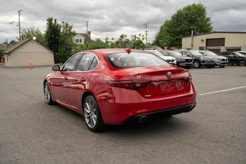 Alfa Rosso 2020 Alfa Romeo Giulia Base