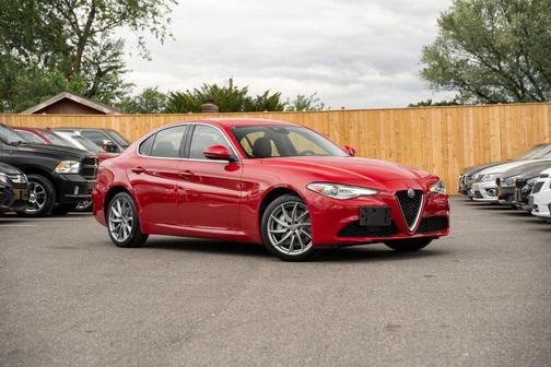 Alfa Rosso 2020 Alfa Romeo Giulia Base