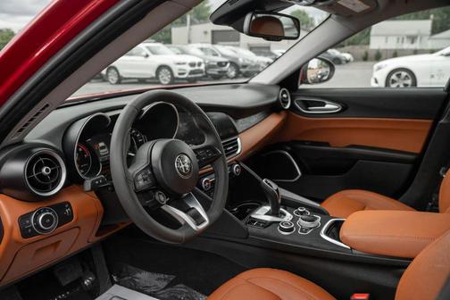 Alfa Rosso 2020 Alfa Romeo Giulia Base