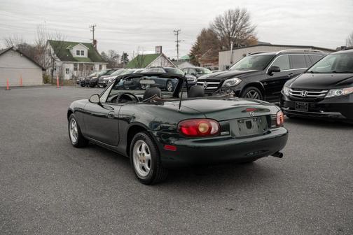 1999 Mazda MX-5 Miata Convertible 2D