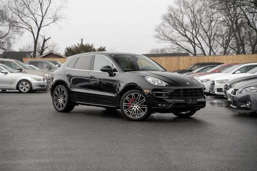 2018 Porsche Macan Turbo