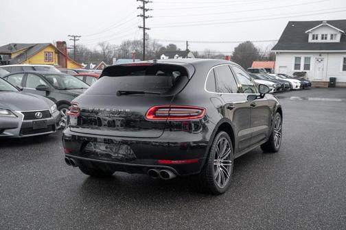 2018 Porsche Macan Turbo