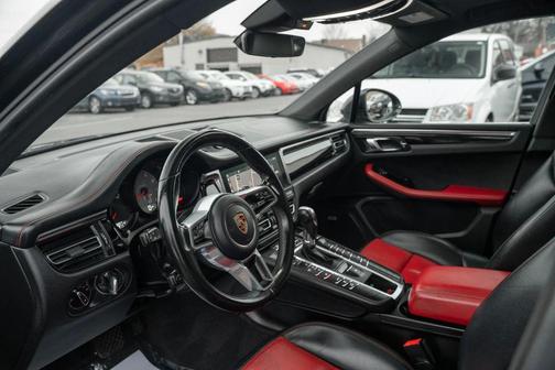 2021 Porsche Macan S