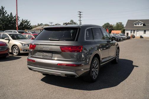 Gray 2019 Audi Q7 45 Premium Plus