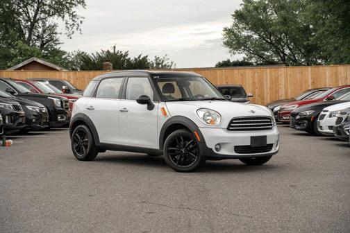 Light White 2014 MINI Countryman Cooper