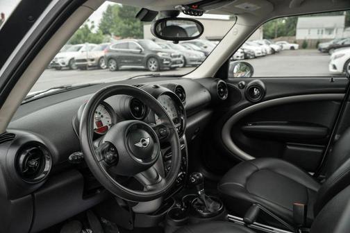 Light White 2014 MINI Countryman Cooper