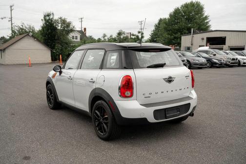 Light White 2014 MINI Countryman Cooper