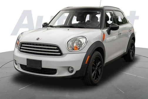Light White 2014 MINI Countryman Cooper