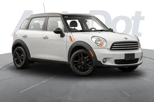 Light White 2014 MINI Countryman Cooper