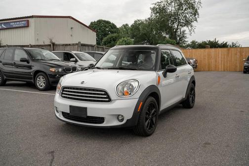 Light White 2014 MINI Countryman Cooper