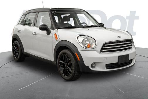Light White 2014 MINI Countryman Cooper
