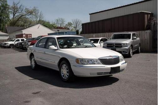 2002 Lincoln Continental Sedan 4D