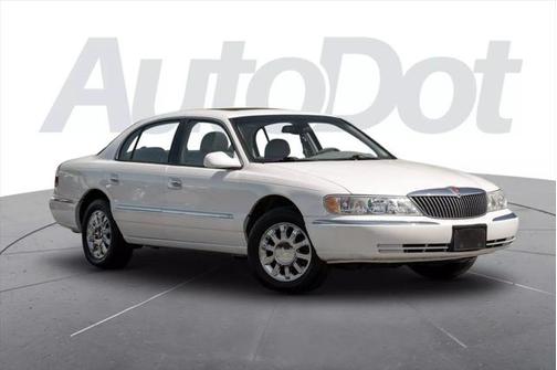 2002 Lincoln Continental Sedan 4D
