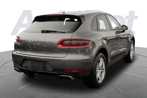 2017 Porsche Macan Sport Utility 4D