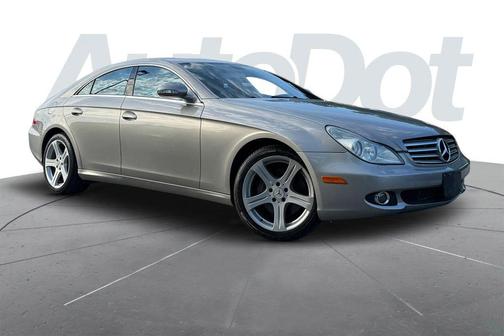Gold 2006 Mercedes-Benz CLS-Class CLS500