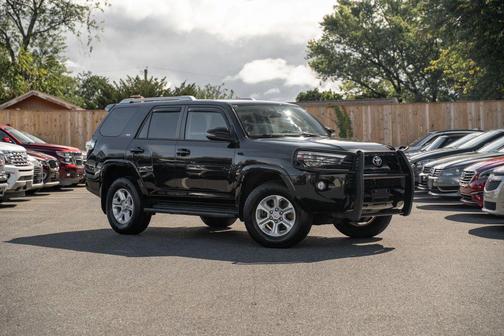Midnight Black Metallic 2017 Toyota 4Runner SR5 Premium