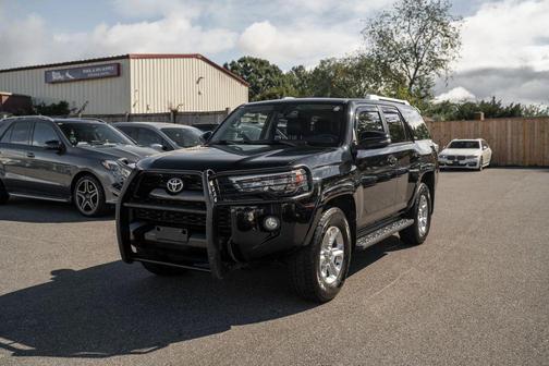 Midnight Black Metallic 2017 Toyota 4Runner SR5 Premium