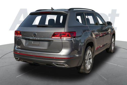 Platinum Gray Metallic 2022 Volkswagen Atlas 2.0T SE w/Technology