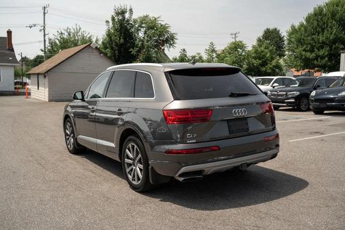 Samurai Gray Metallic 2019 Audi Q7 45 Premium Plus