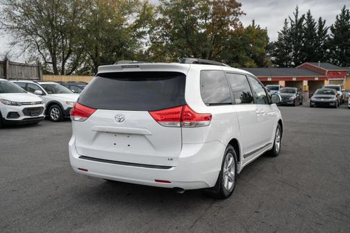 2014 Toyota Sienna LE