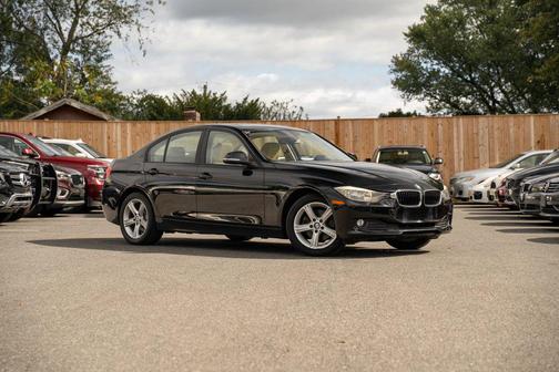 Black 2013 BMW 320 i