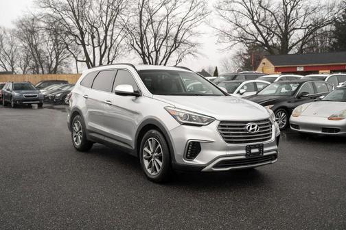 2017 Hyundai SANTA FE SE