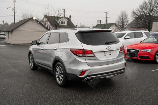 2017 Hyundai SANTA FE SE