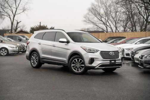 2017 Hyundai SANTA FE SE