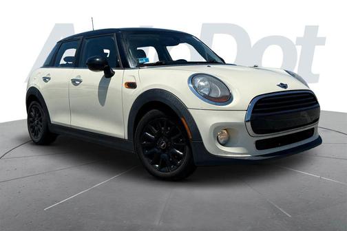 White 2018 MINI Hardtop Cooper