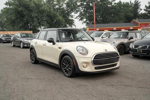 White 2018 MINI Hardtop Cooper