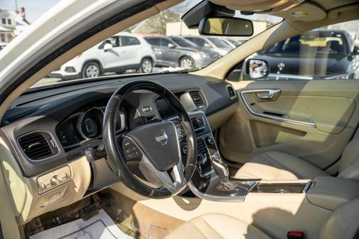 2015 Volvo S60 T5 Platinum