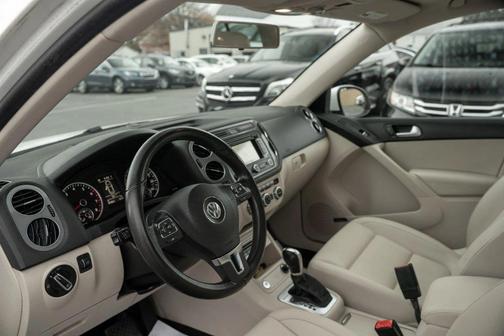 2014 Volkswagen Tiguan 2.0T SE 4MOTION