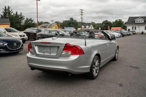 2013 Volvo C70 T5 Premier Plus Convertible 2D
