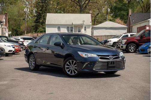 2016 Toyota Camry XLE